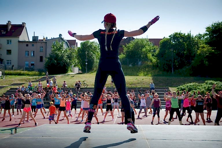 girl doing zumba class